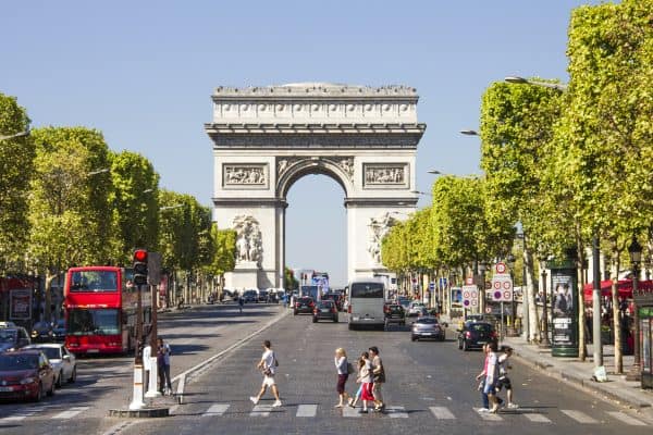 שאנז אליזה פריז- השדרה המפורסמת בעולם