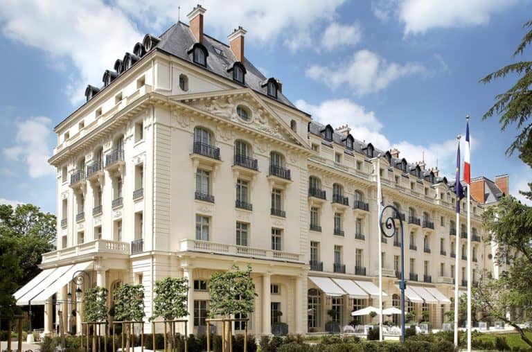מלונות ומסעדות בורסאי צרפת-TrianonPalace Versailles
