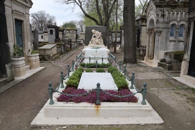בתי הקברות של פריז- מונמארטר צילום: ניר יבלונקה
