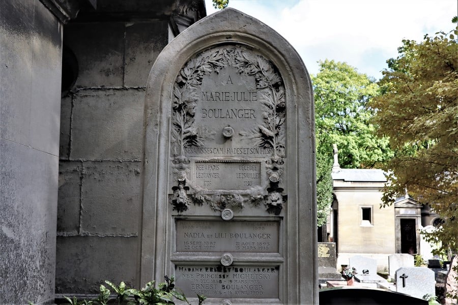קבר משפחתי משפחת בולאנז'ה בית קברות מונמארטר צילום: ניר יבלונקה