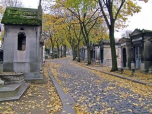 בתי הקברות של פריז- פר לשז צילום: ניר יבלונקה