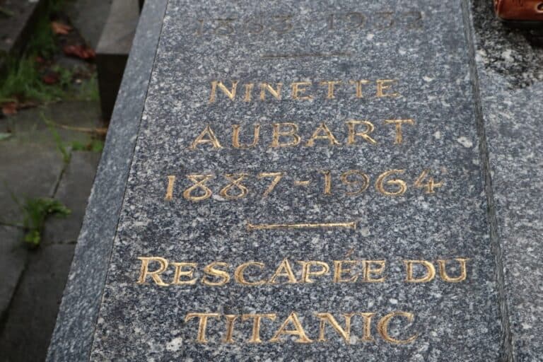 קברה של ניצולת הטיטאניק נינט אוברט סנט וינסנט צילום: ניר יבלונקה
