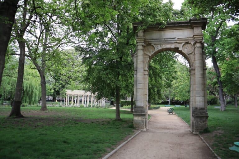 פארק מונסו, פארק מונסו פריז- הגן שהדהים את אצולת צרפת