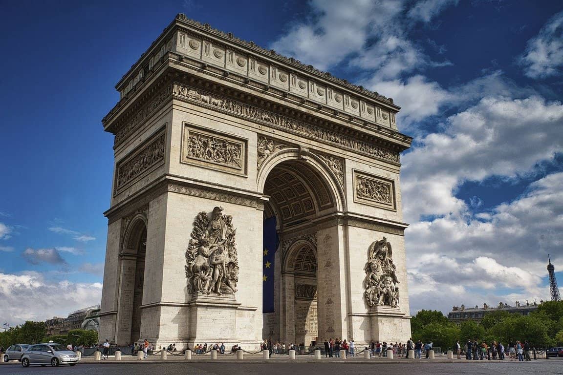 שער הניצחון פריז- סיפורו של אייקון צרפתי