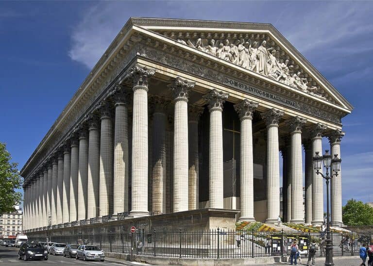 כנסיית מדלן, כנסיית מדלן בפריז- סיפורו של מקדש יווני