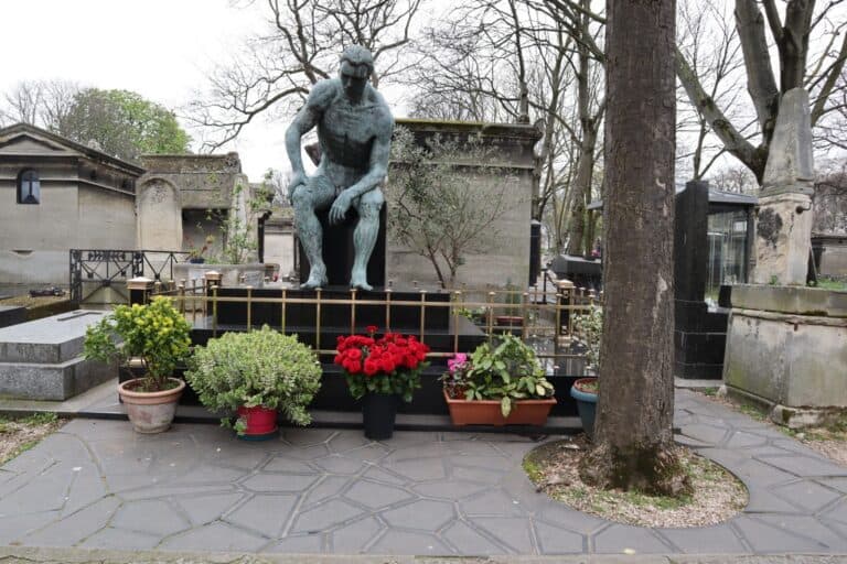 קברו של ז'אן בושה Jean Bauchet צילום: ניר יבלונקה