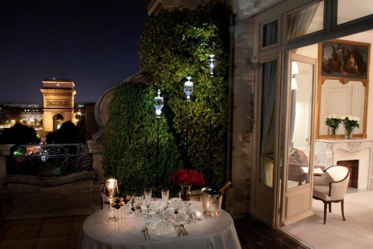 ארוחת ערב רומנטית במלון רפאל Hôtel Raphael