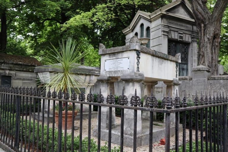 בית הקברות פר לשז, פר לשז פריז- בית הקברות המפורסם בעולם