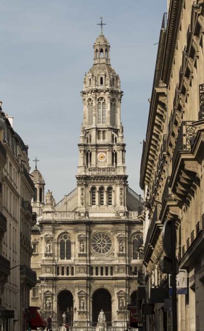 כנסיית השילוש הקדוש פריז הרובע התשיעי רשיון: Depositphotos